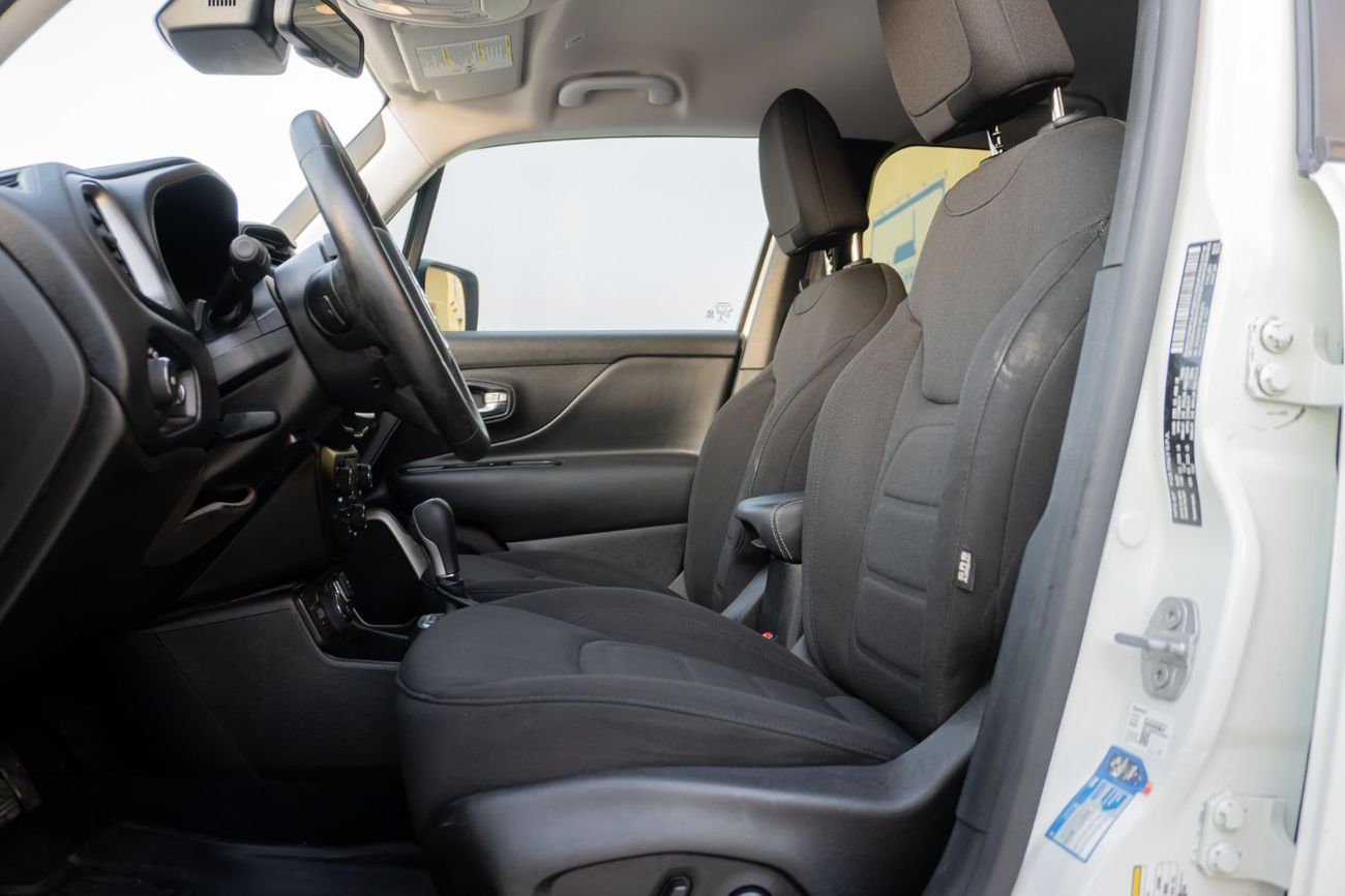 جيب رينيجيد LATITUDE 4X4 2022 LOW MIL