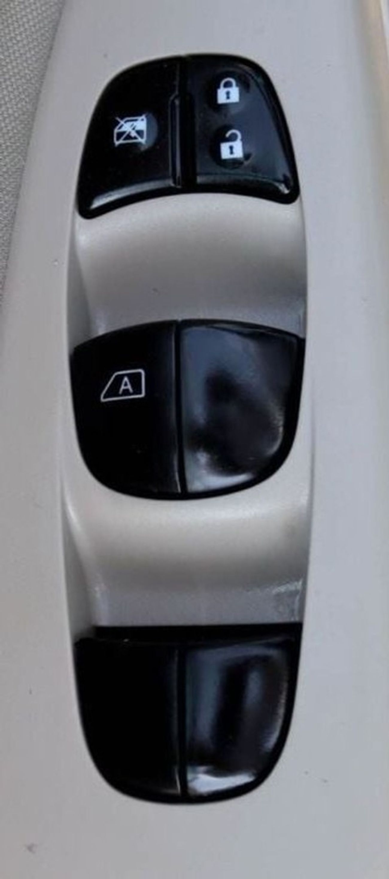 Nissan Sentra S 1.6L (110 HP) Nissan Sentra 1.6L 2020 GCC accident-free in excellent condition 513 P.M