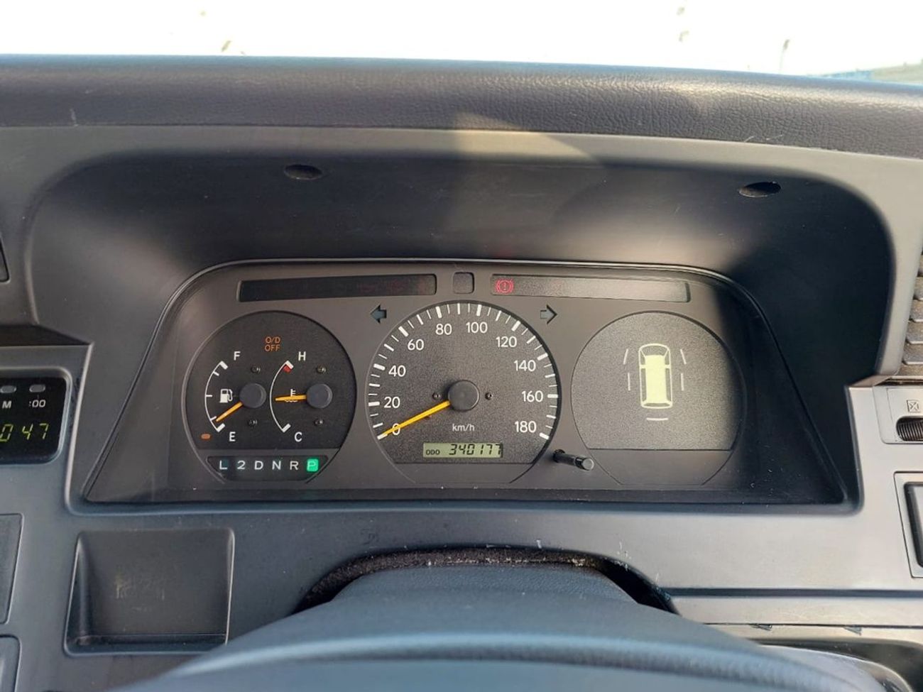 Toyota Hiace TOYOTA HIACE VAN RHD 2000 MODEL 3.0 L DIESEL AUTOMATIC(PM02372)