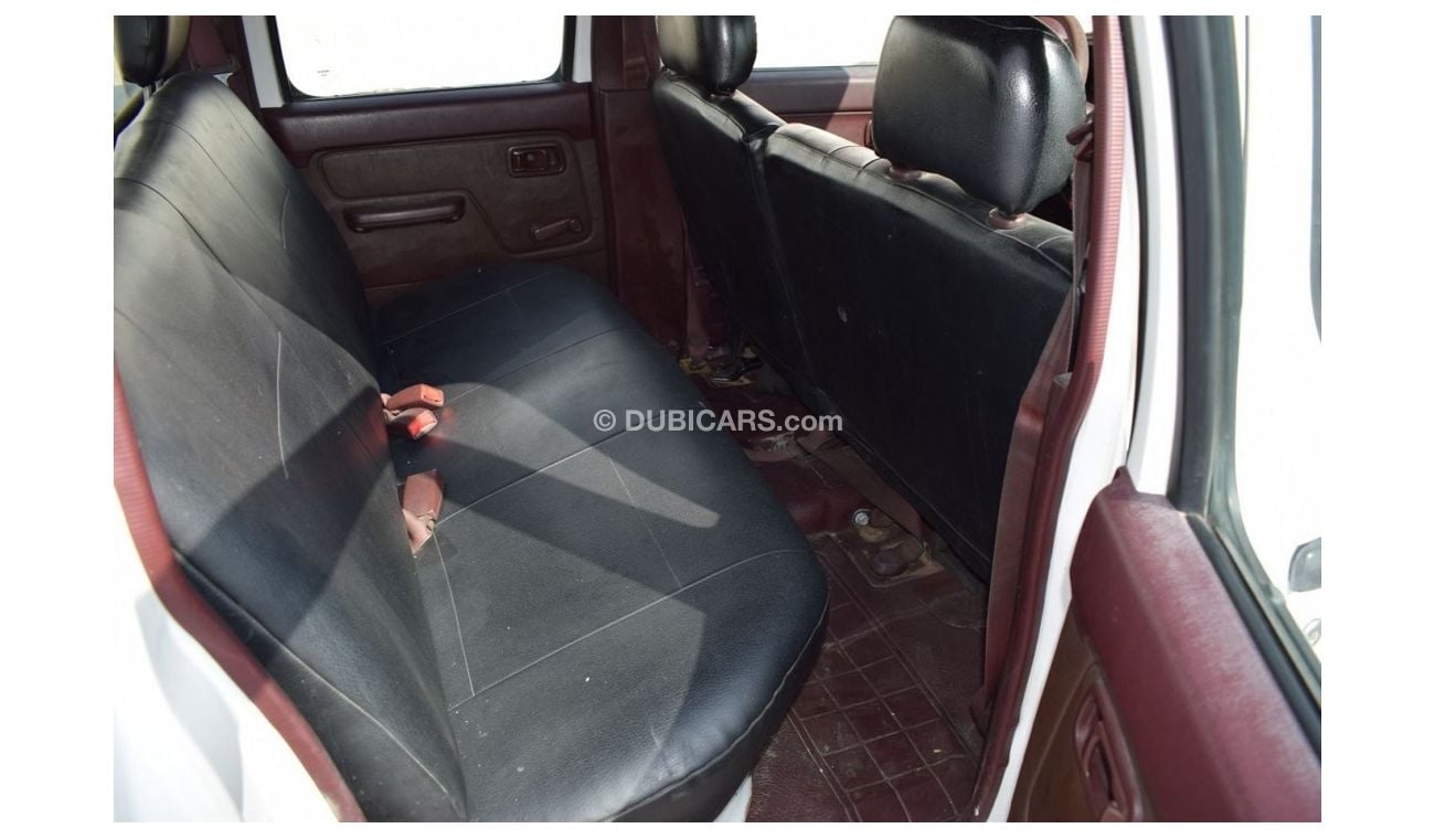 Nissan Pickup Nissan D/C pick up, model:2015. Excellent condition