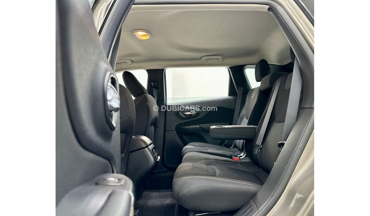 Jeep Cherokee 2016 Jeep Cherokee Longitude, Warranty, Low Kms, Excellent Condition, GCC