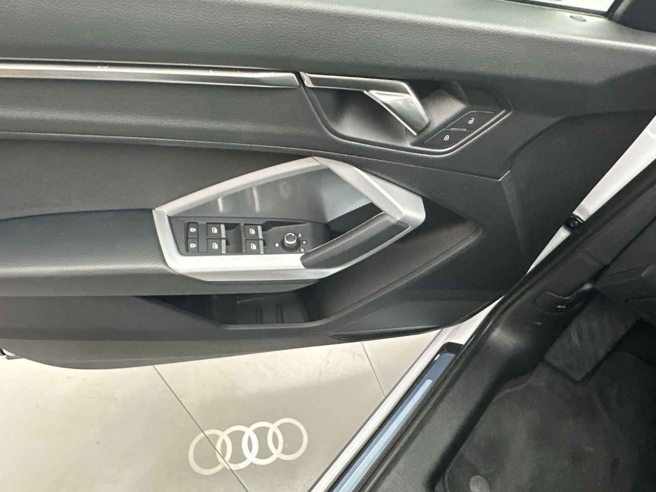 Audi Q3 35 TFSI Advanced 2.0L 150hp (Ref# 1024236)