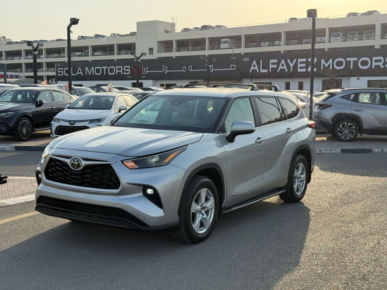 Toyota Highlander TOYOTA HIGHLANDER LE | FULL OPTION | CLEAN WITHOUT PAINT | 2.5L 4 CYLINDERS | UAE PASS