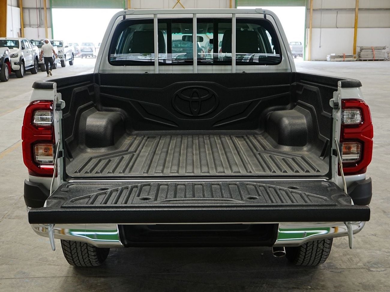 Toyota Hilux SR5 2.7 Automatic Full option 2026