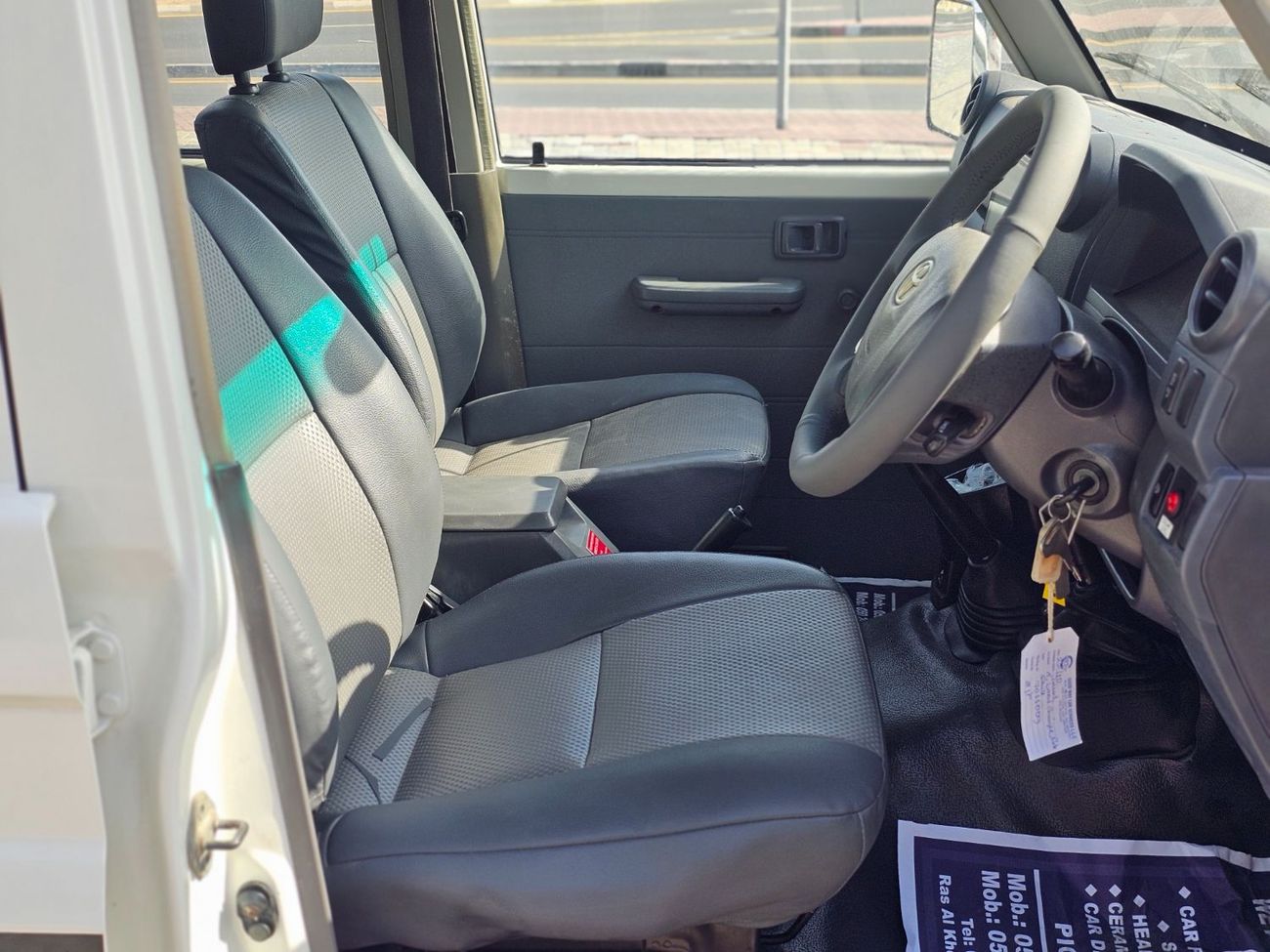 تويوتا لاند كروزر بيك آب Double Cabin-RHD-4.5L-Diesel-Manual-4WD-8 Cylinders-5 Seats-4 Doors