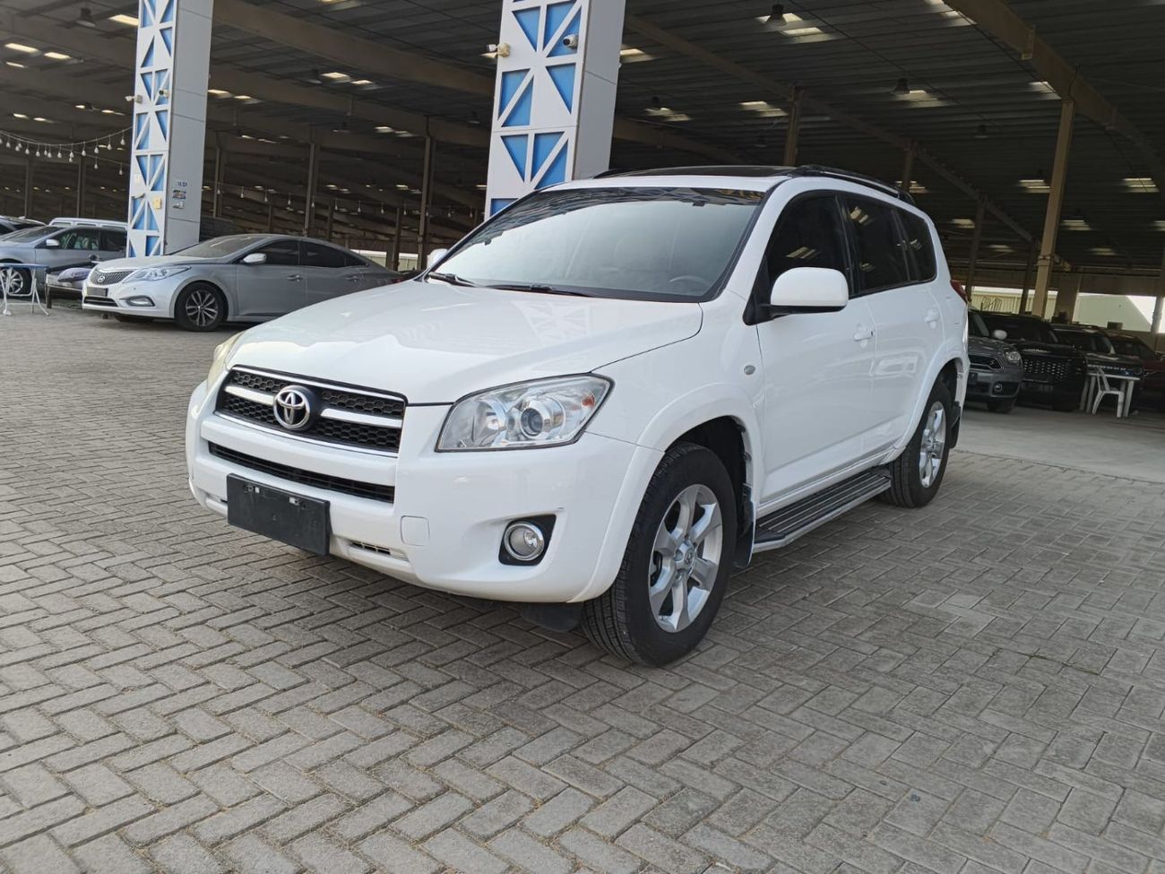 تويوتا راف ٤ non accident orignal paint