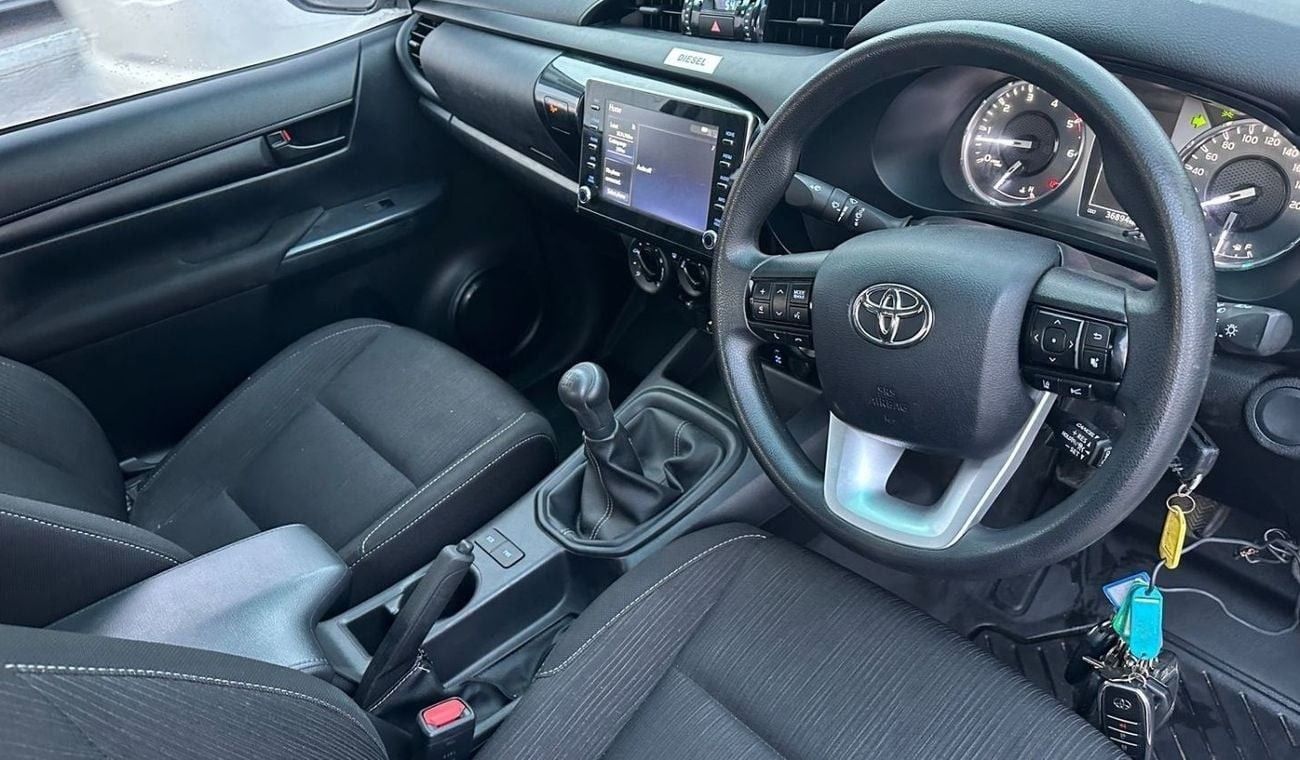 Toyota Hilux DIESEL RIGHT HAND manual