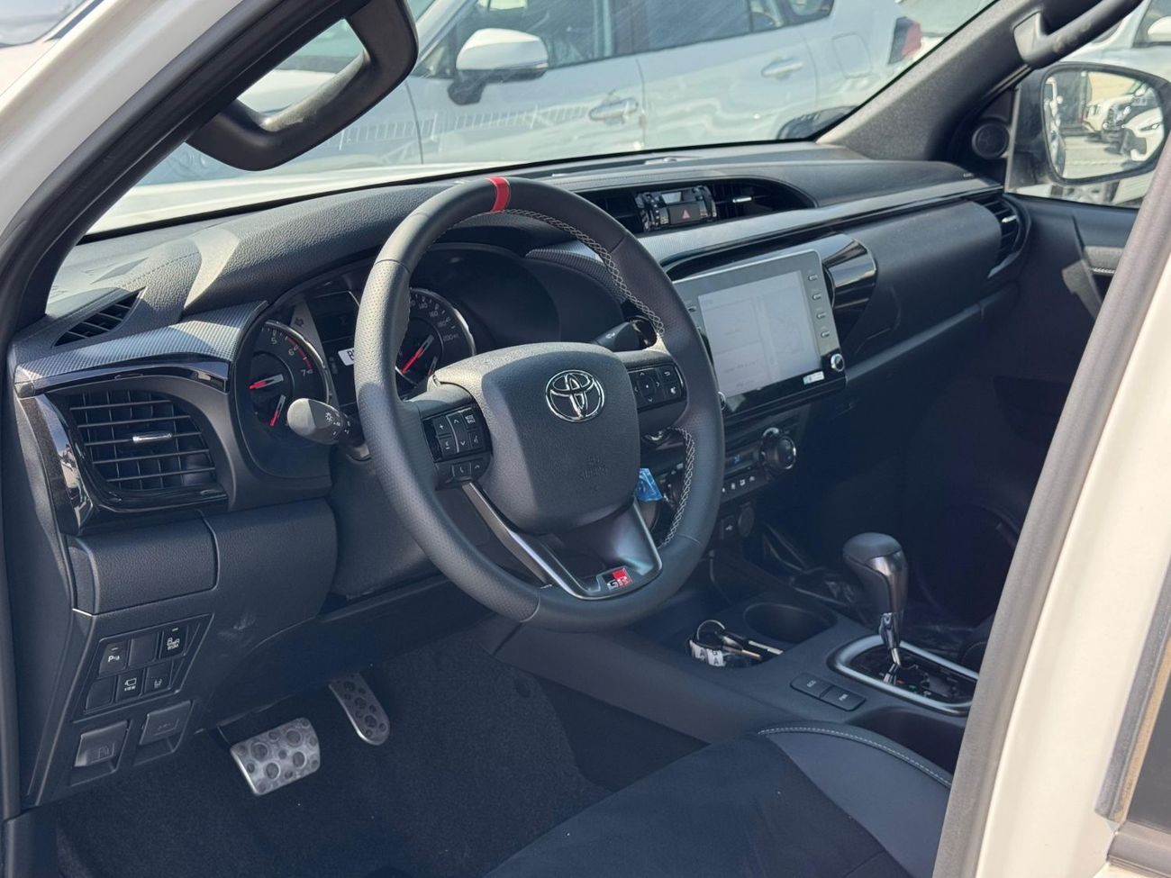 تويوتا هيلوكس GR Sport 4.0L 2025 Export Price @177,000 AED