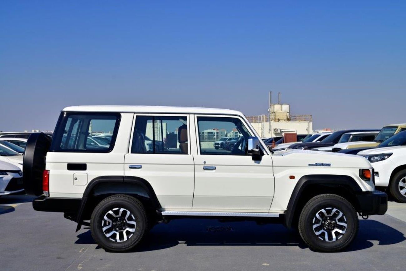 تويوتا لاند كروزر 70 S-DLX 2.8L (5 Door)