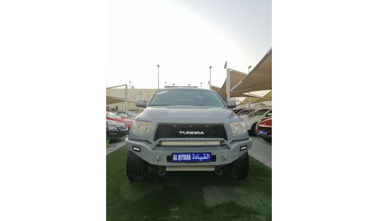 تويوتا تاندرا Toyota Tundra 2011 4 door in very distinctive condition