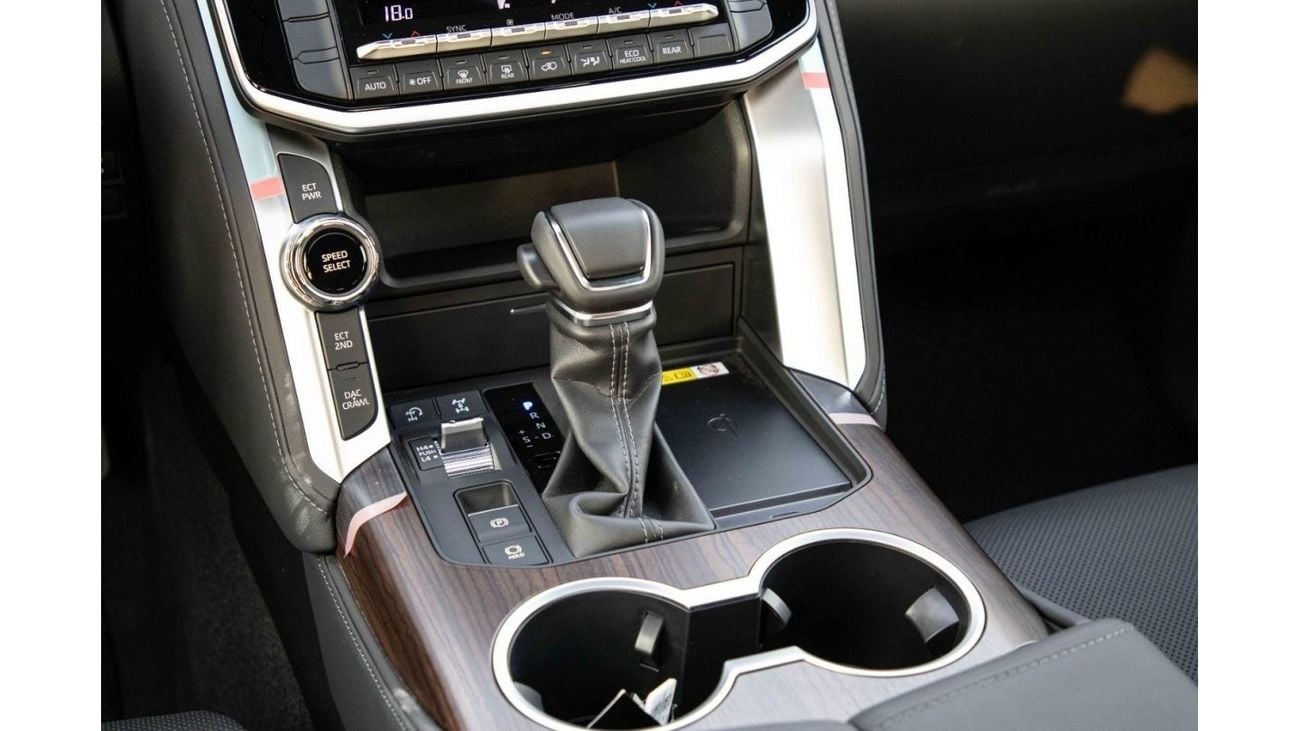 Toyota Land Cruiser 2023 Toyota Land Cruiser 4.0 GXR High - White Pearl inside Black | Export Only
