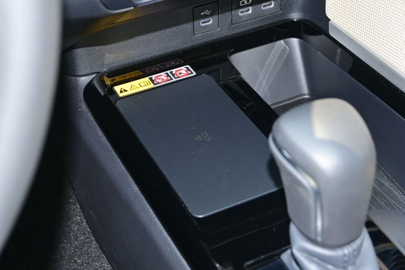 تويوتا كامري Toyota Camry LE Saudi 2.5L Hybrid, Model 2025, Color Black