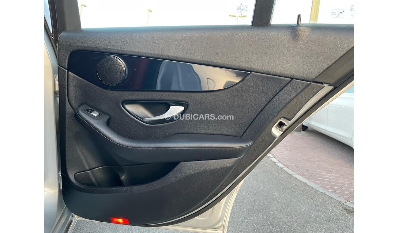 Mercedes Benz C200 Std Mercedes C200_Gcc_2015_Excellent_Condition _Full option