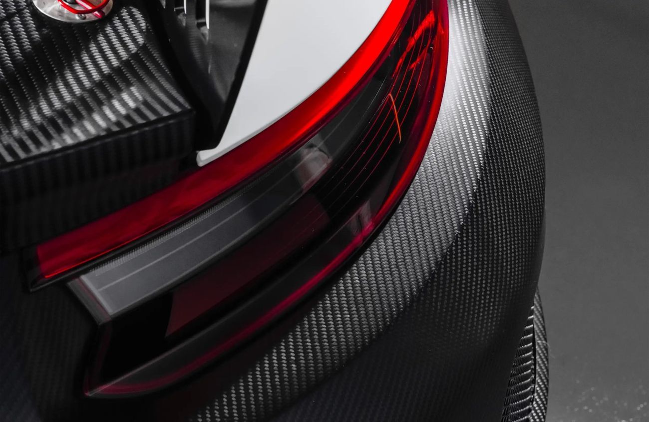 Porsche 911 3.8L F-6 Twin-Turbocharged Engine