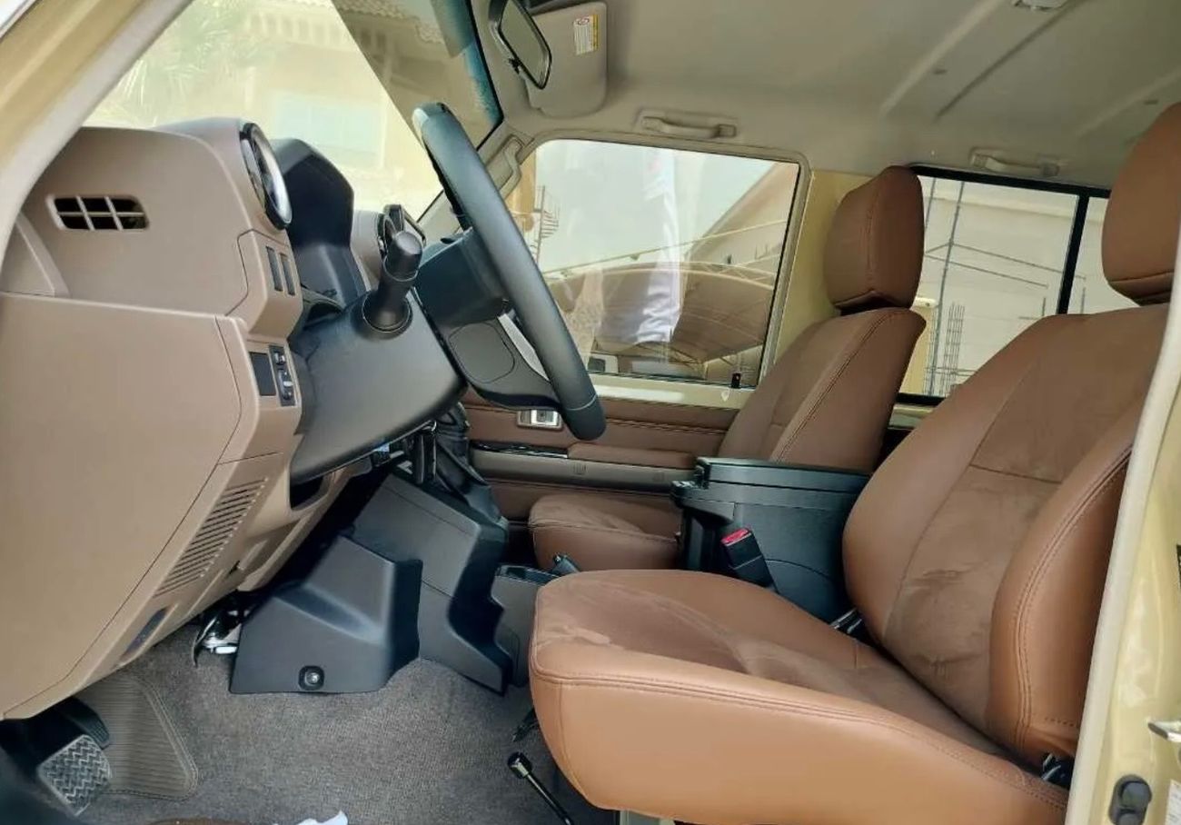 تويوتا لاند كروزر 70 DX 4.0L A/T