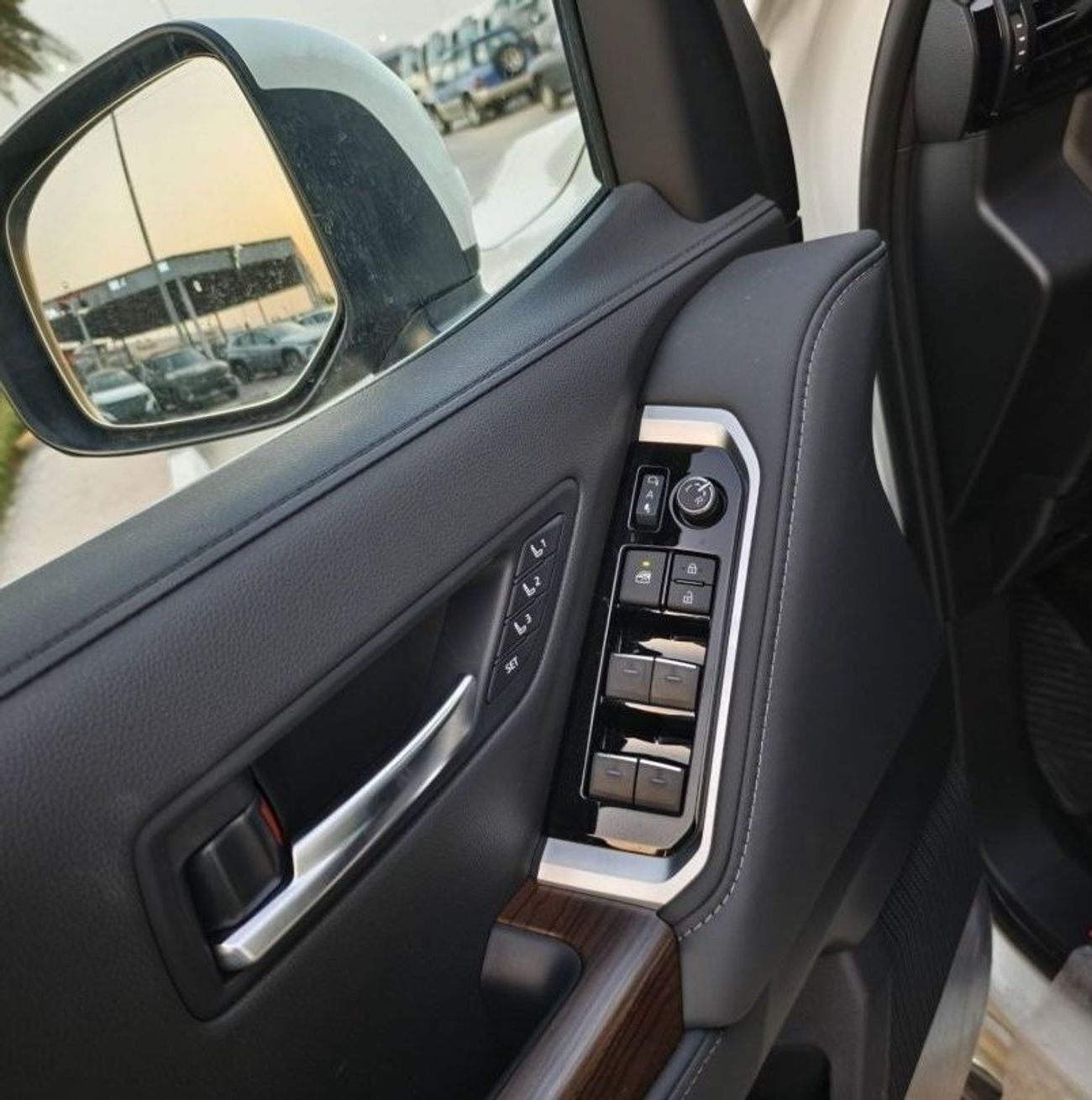 Toyota Land Cruiser 2024 LC300 3.5L VX+ V6 European Spec