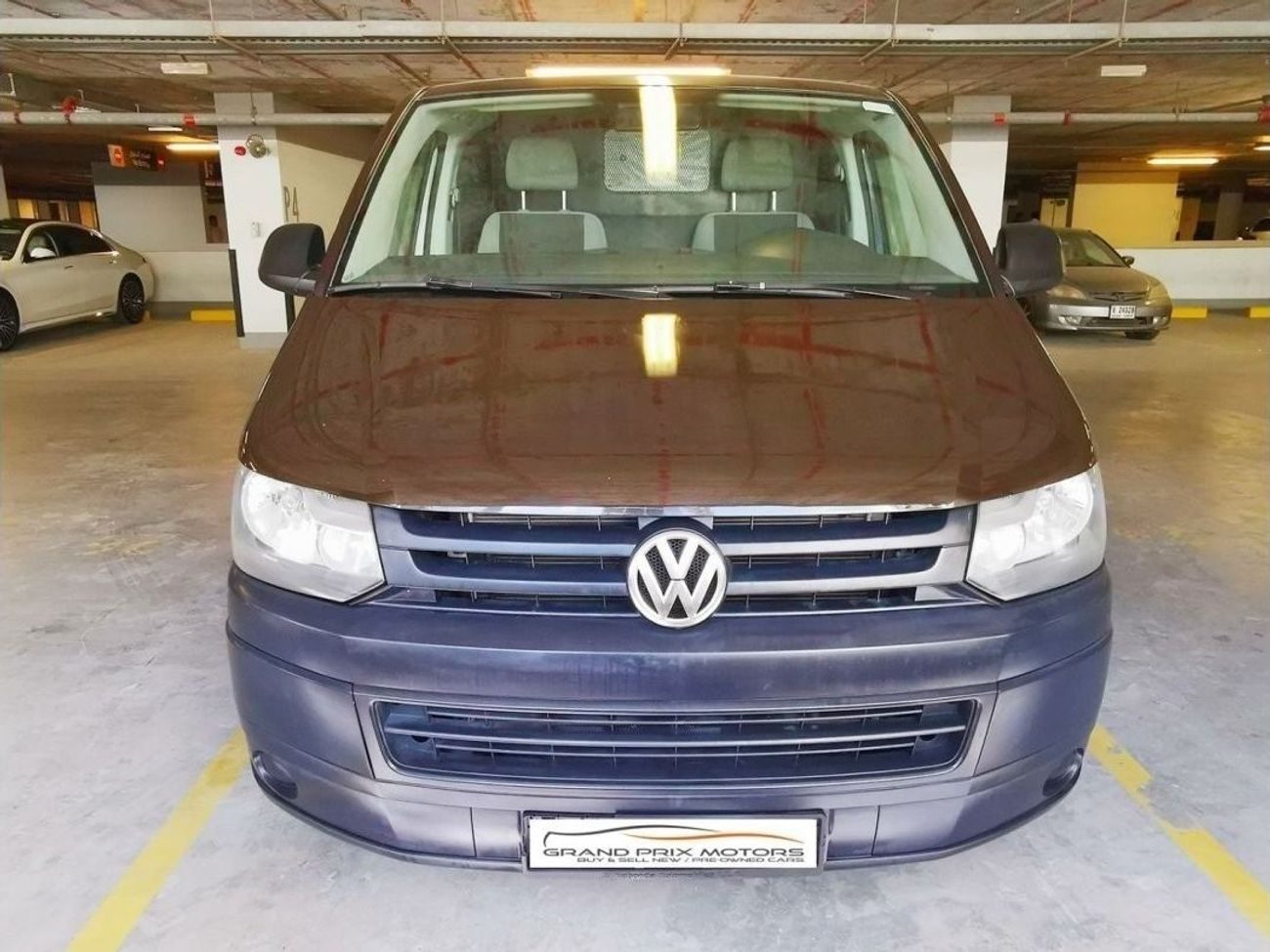 Volkswagen T6 Transporter Volkswagen Transporter LONG Wheel Base AUTOMATIC 2015 Model GCC Specs With Full Service History In P