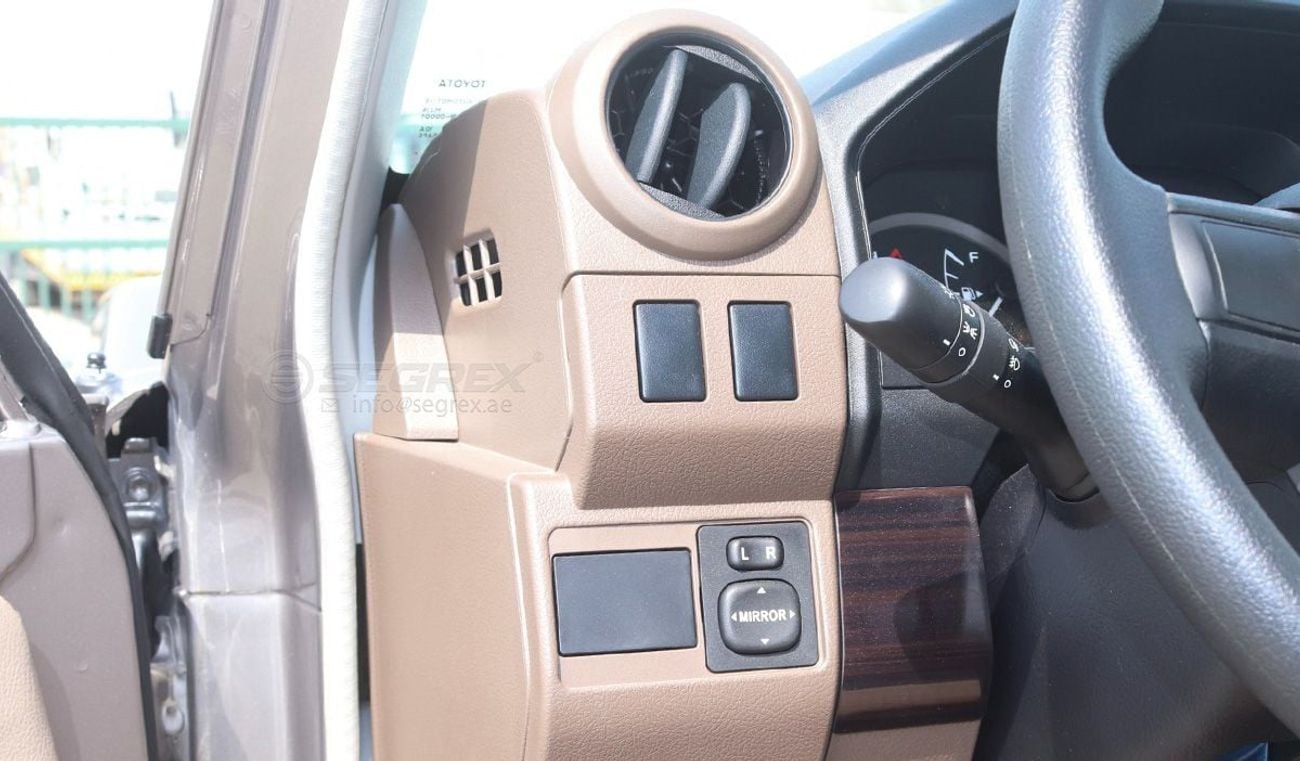 Toyota Land Cruiser 70 Hardtop LC71 . 4.0L . Petrol . 4WD . 5-Speed Manual . 7 Seats . 3 Doors For Export