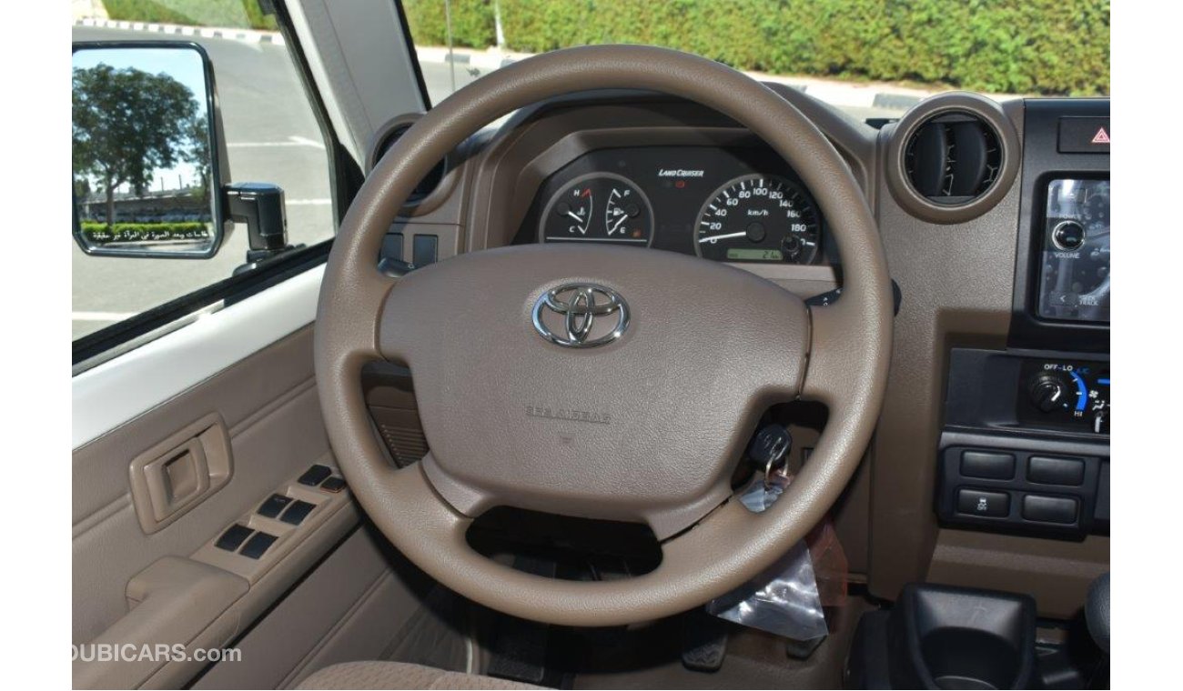 Toyota Land Cruiser Pick Up 79 DOUBLE CAB V8 4.5L TURBO DIESEL 6  SEAT 4WD MANUAL TRANSMISSION