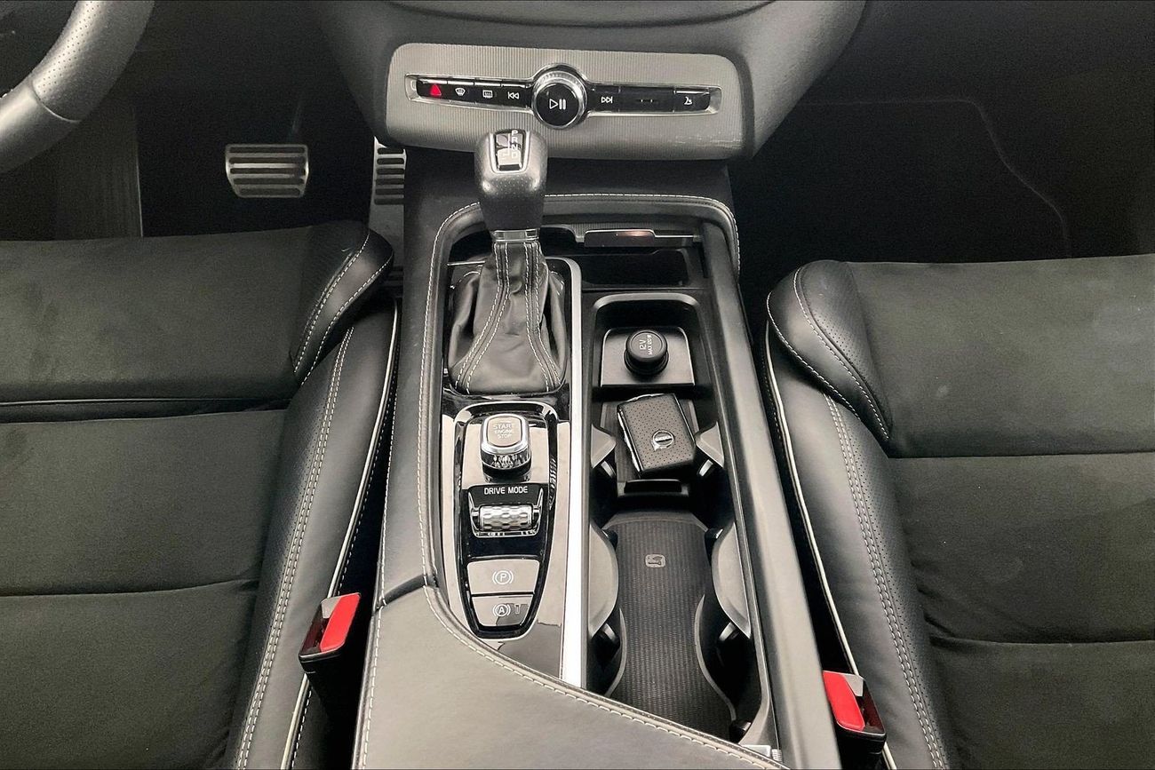 فولفو XC 90 T6 R Design | National Day Celebration | شامل الضمان | 0 ﺪﻔﻋﺓ ﺃﻮﻟﻯ