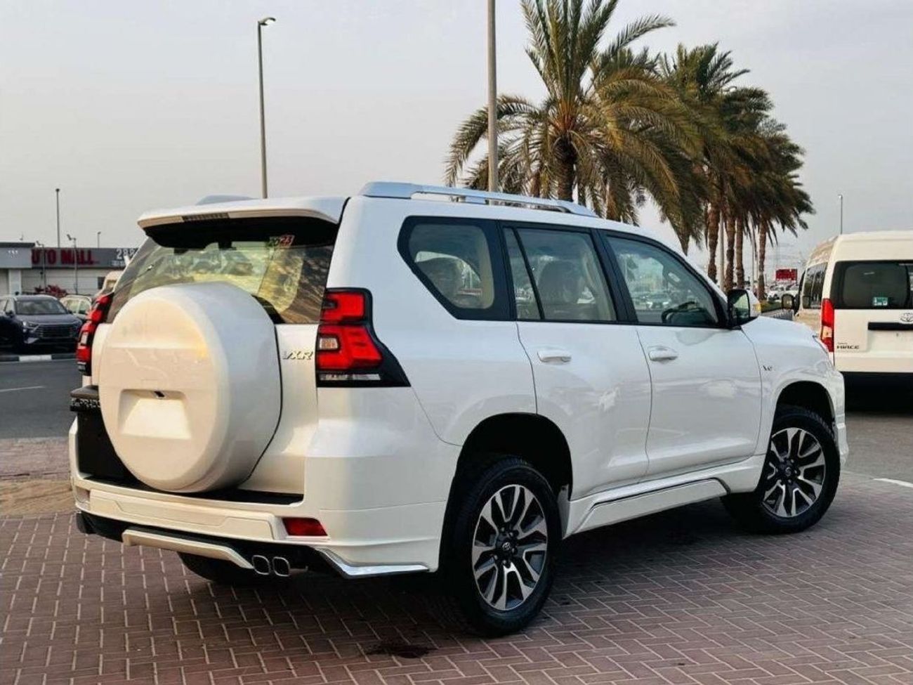 Toyota Prado VXR, 4.0L, V6, LEATHER SEATS, 17" ALLOY WHEELS, 2023 MODEL, ALL WHEEL DRIVE, AUTOMATIC