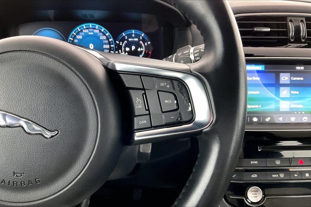 جاكوار F بيس R-Sport | عرض العيد الحصري | خالية من أضرار الفيضانات