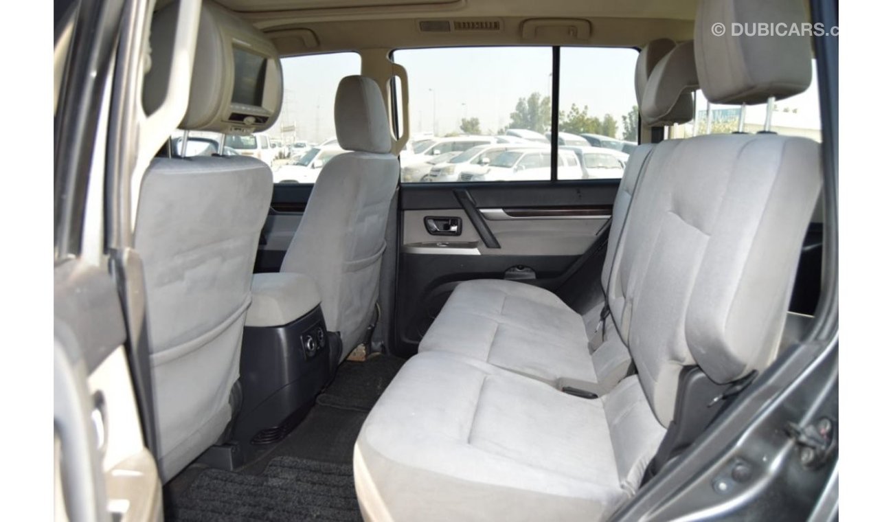 ميتسوبيشي باجيرو Full option leather seats clean car