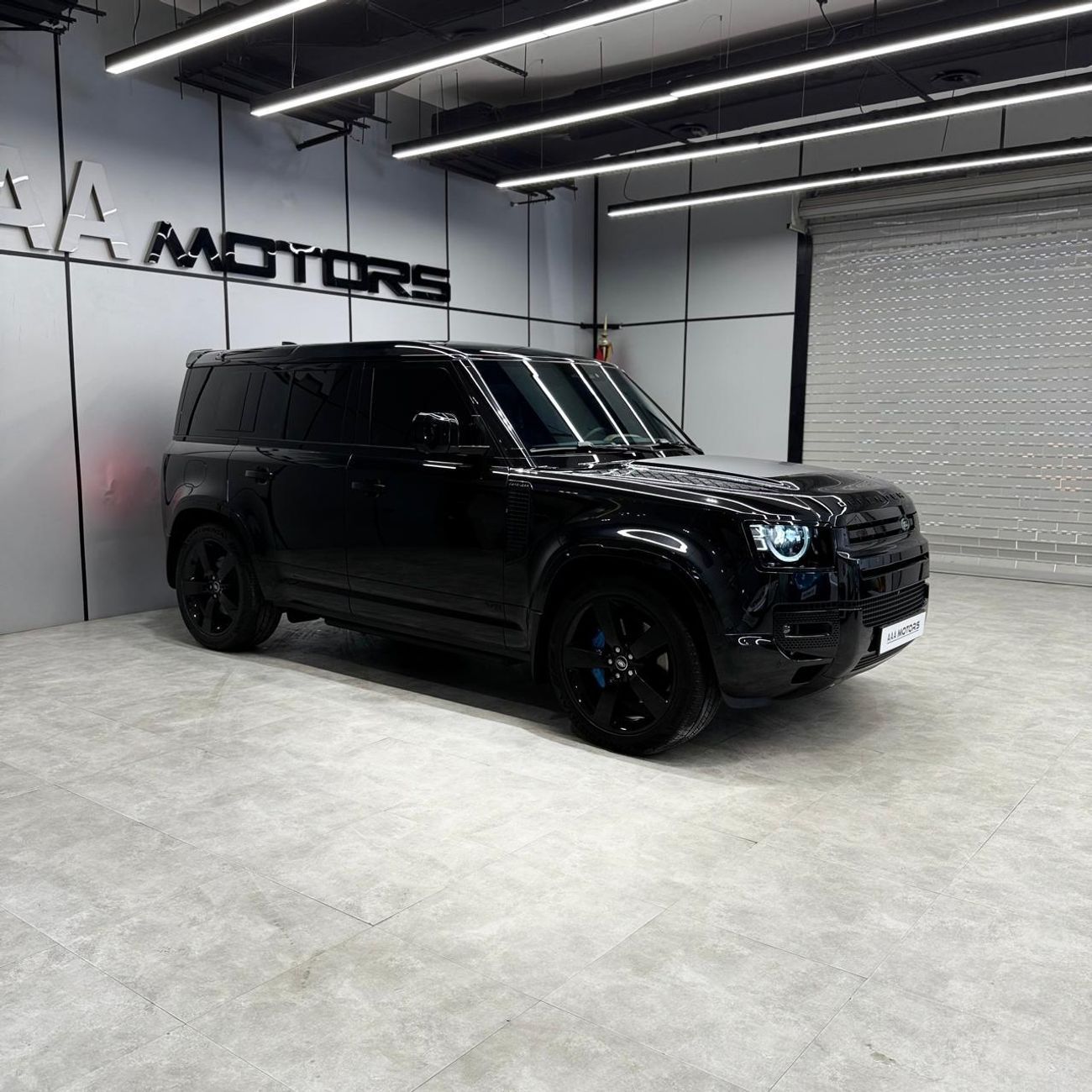 Land Rover Defender 110 X P525 5.0L | GCC Specs | Under Warranty