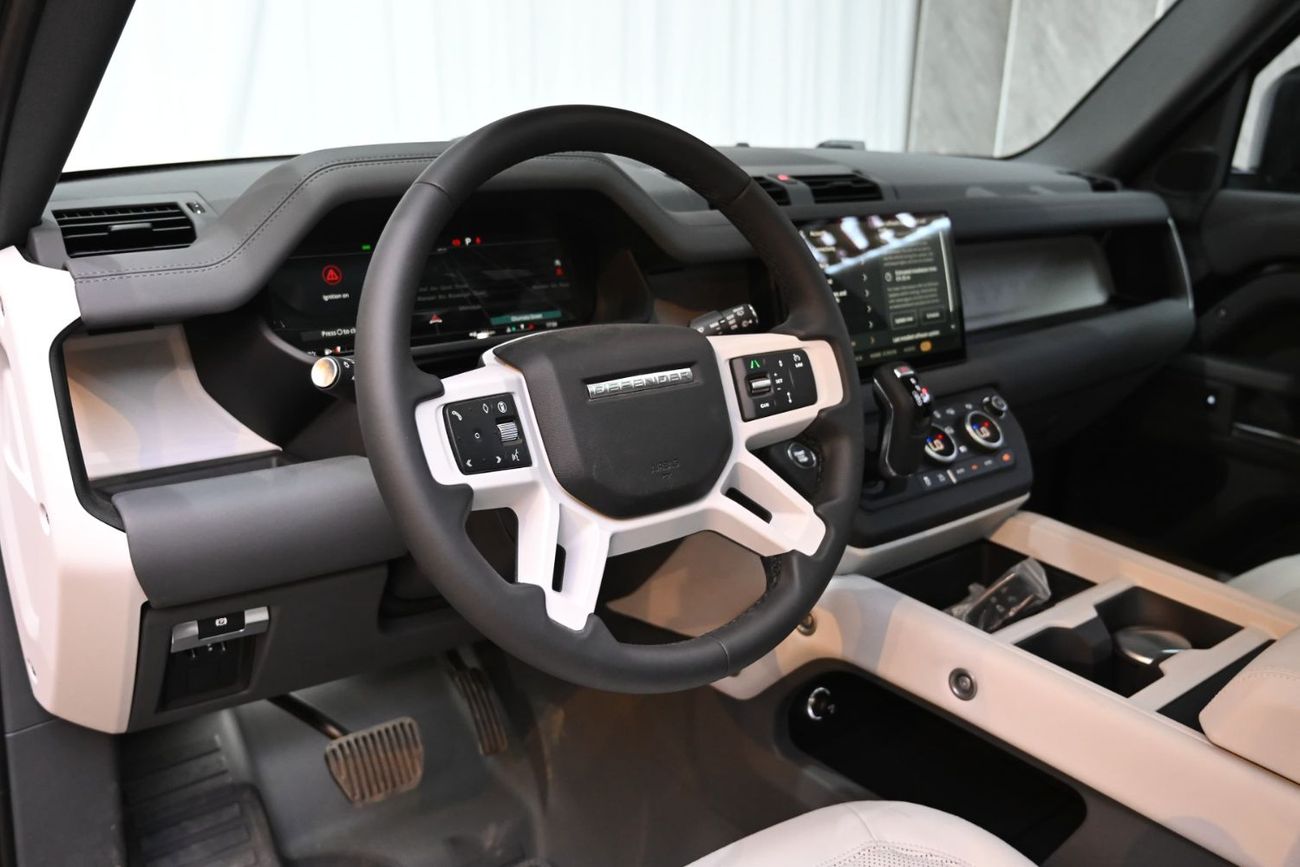 Land Rover Defender P300 110 S 2.0L (5 Seater) Land Rover Defender S P300 V4 110 GCC