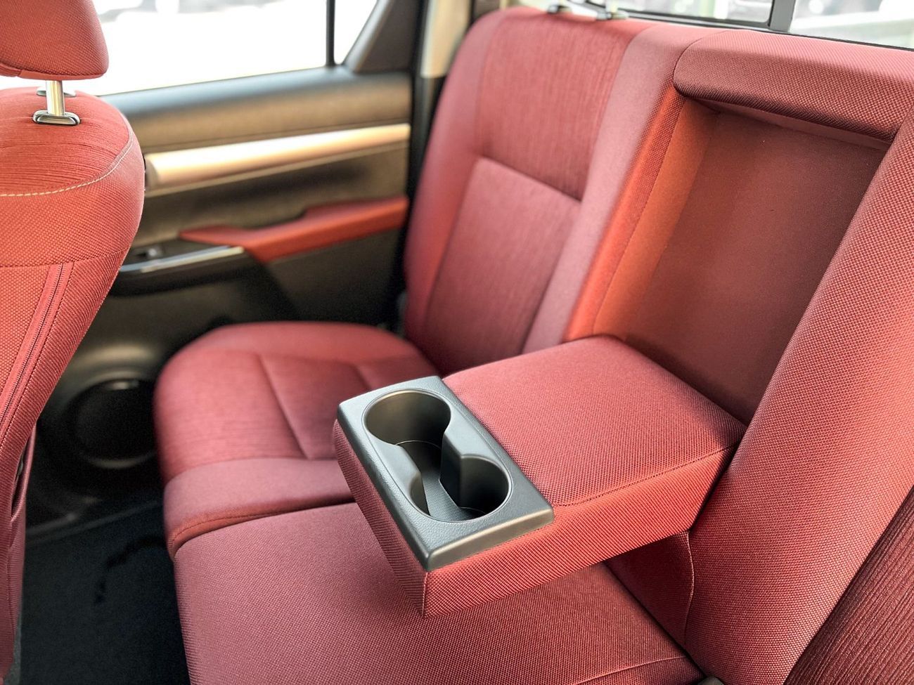 Toyota Hilux EXPORT ONLY - Toyota Hilux 4x4 2.7L DC M/T