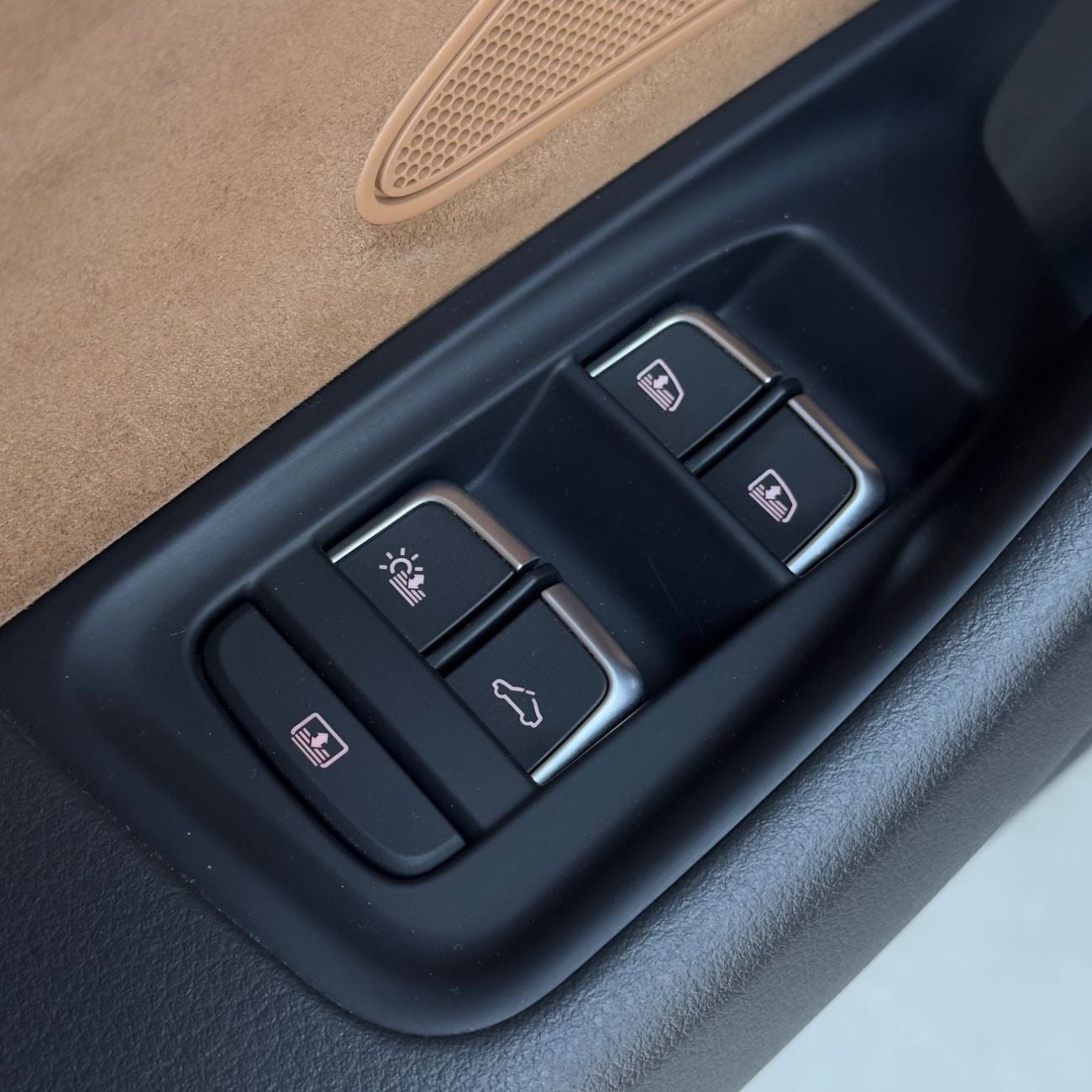 Audi A8 L 60 TFSI quattro Rear Package 4.0L