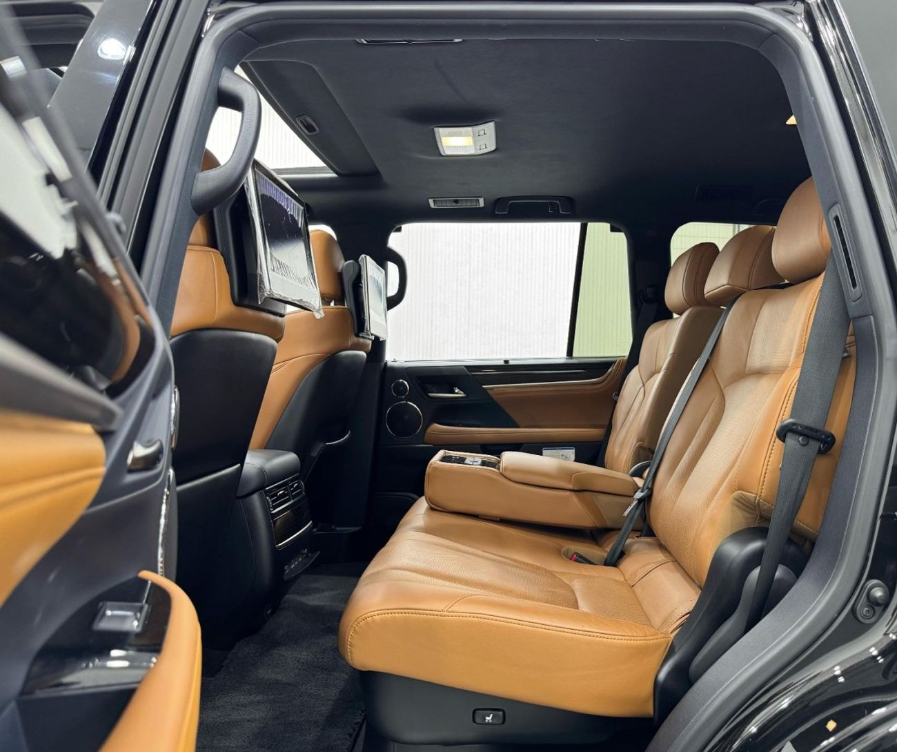 Lexus LX 570 Signature Edition 2021 Lexus LX570 Signature Edition, July 2027 Lexus Warranty, Fully Loaded, 8 Seat