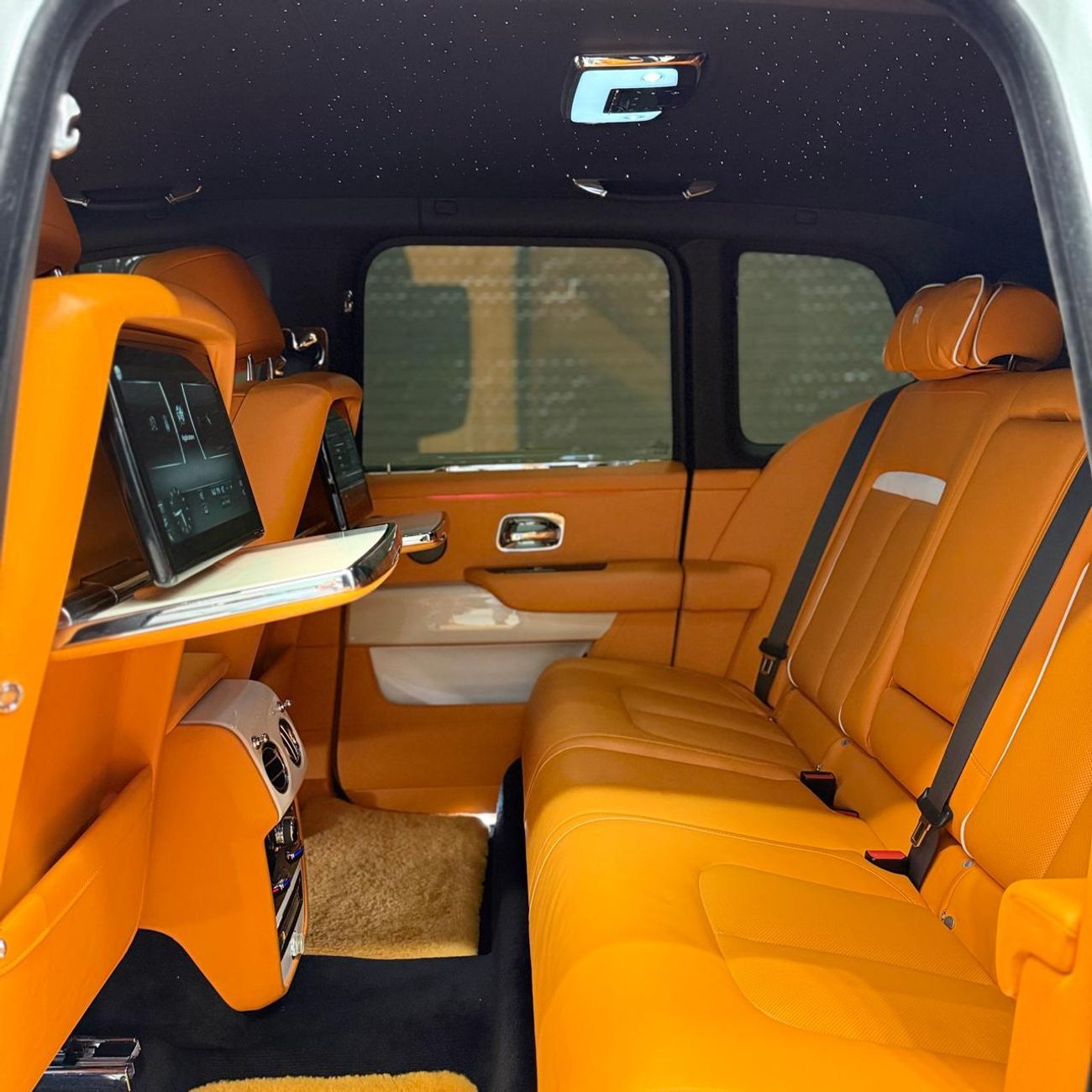 Rolls Royce Cullinan  Silver Badge | 2026 Facelift Kit | GCC Specs | Service Contract