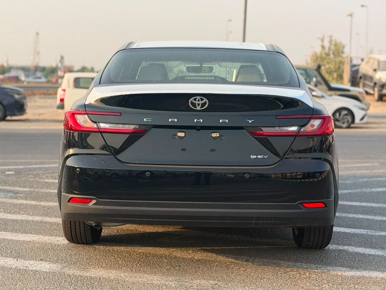 تويوتا كامري GLE HEV XLE HEV