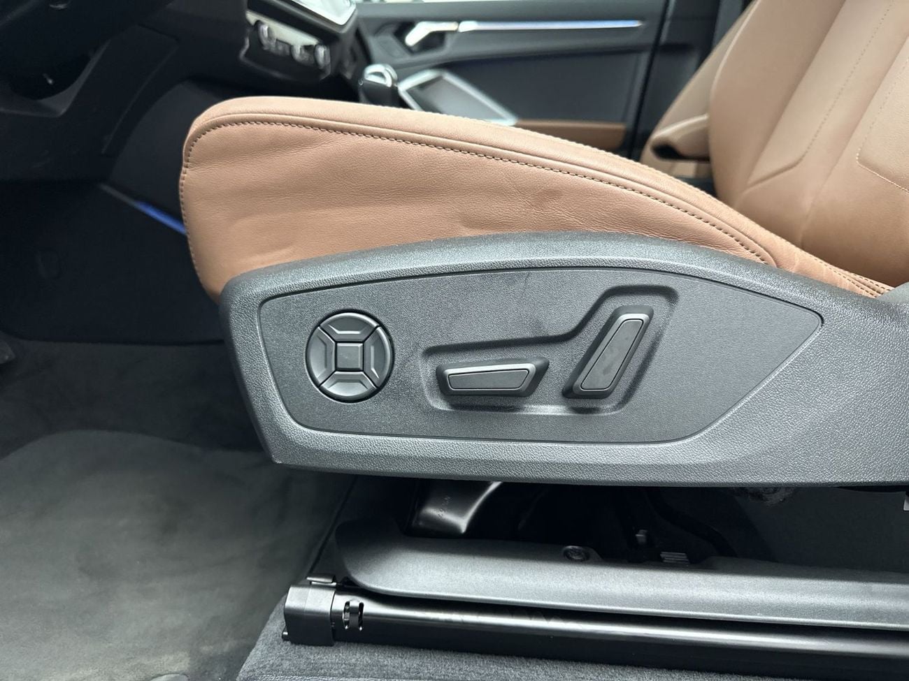 أودي Q3 40 TFSI quattro 2.0L Sportback (Ref# 50433)