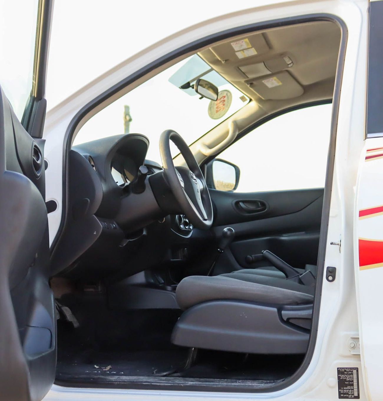 Nissan Navara Std 2.5L RWD M/T Nissan Navara 2022 2.5L RWD Manual GCC Accident-Free, In Excellent Condition, 769 P