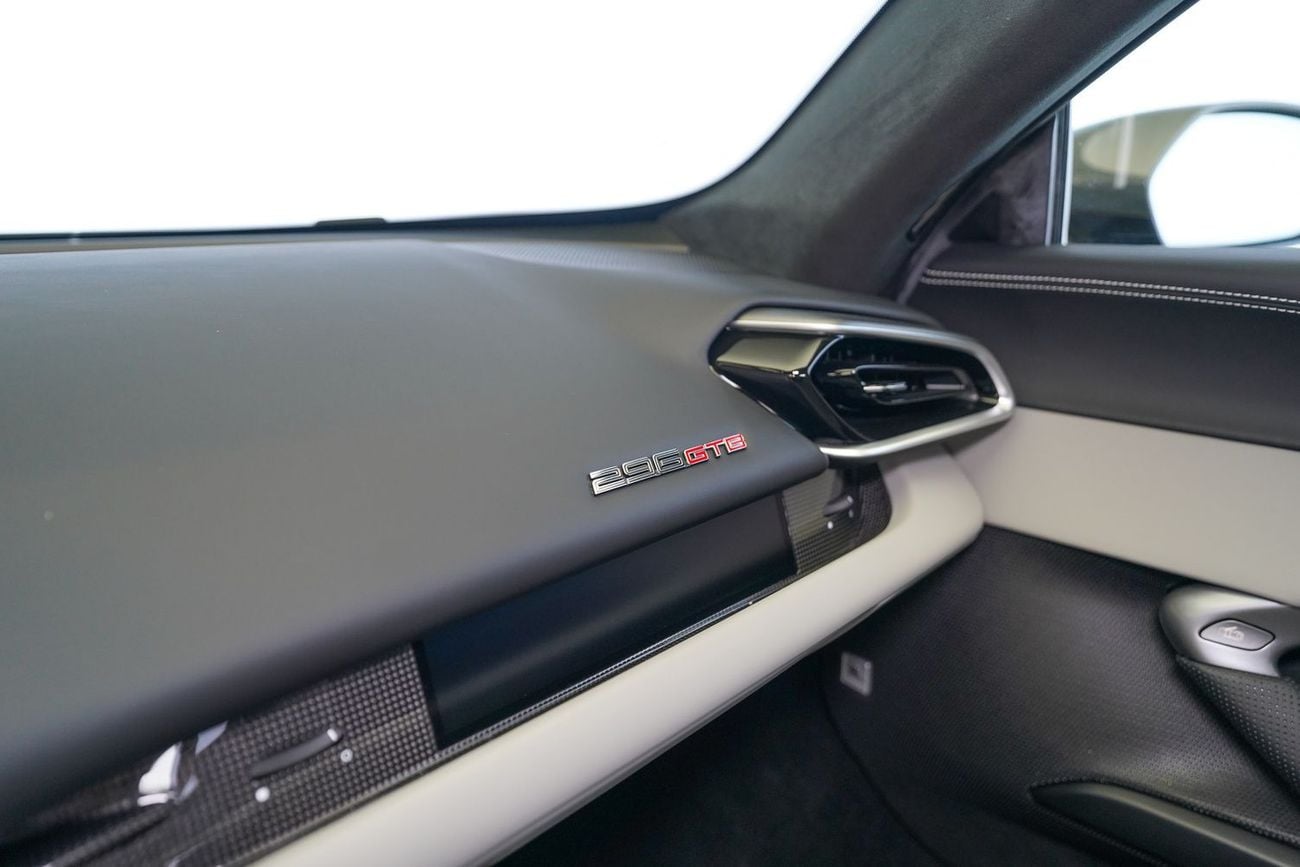 Ferrari 296 GTB 3.0T V6 PHEV