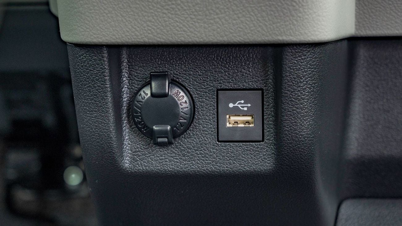 Toyota Hiace Toyota Hiace High roof 3.5L Petrol MT 13 Seaters