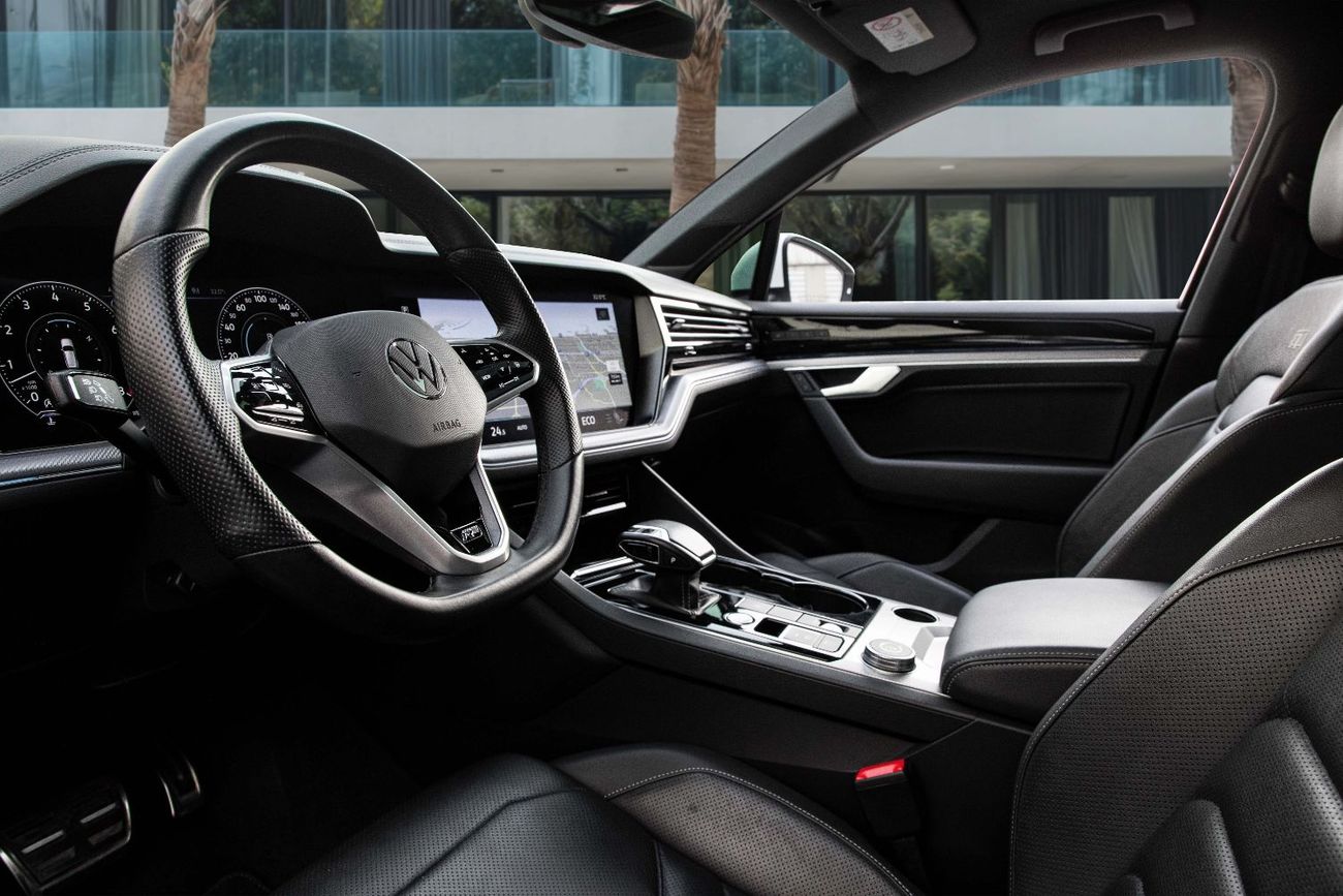 فولكس واجن طوارق R-LINE | 3,133 P.M  | 0% Downpayment | Volkswagen Touareg | AGENCY WARRANTY!