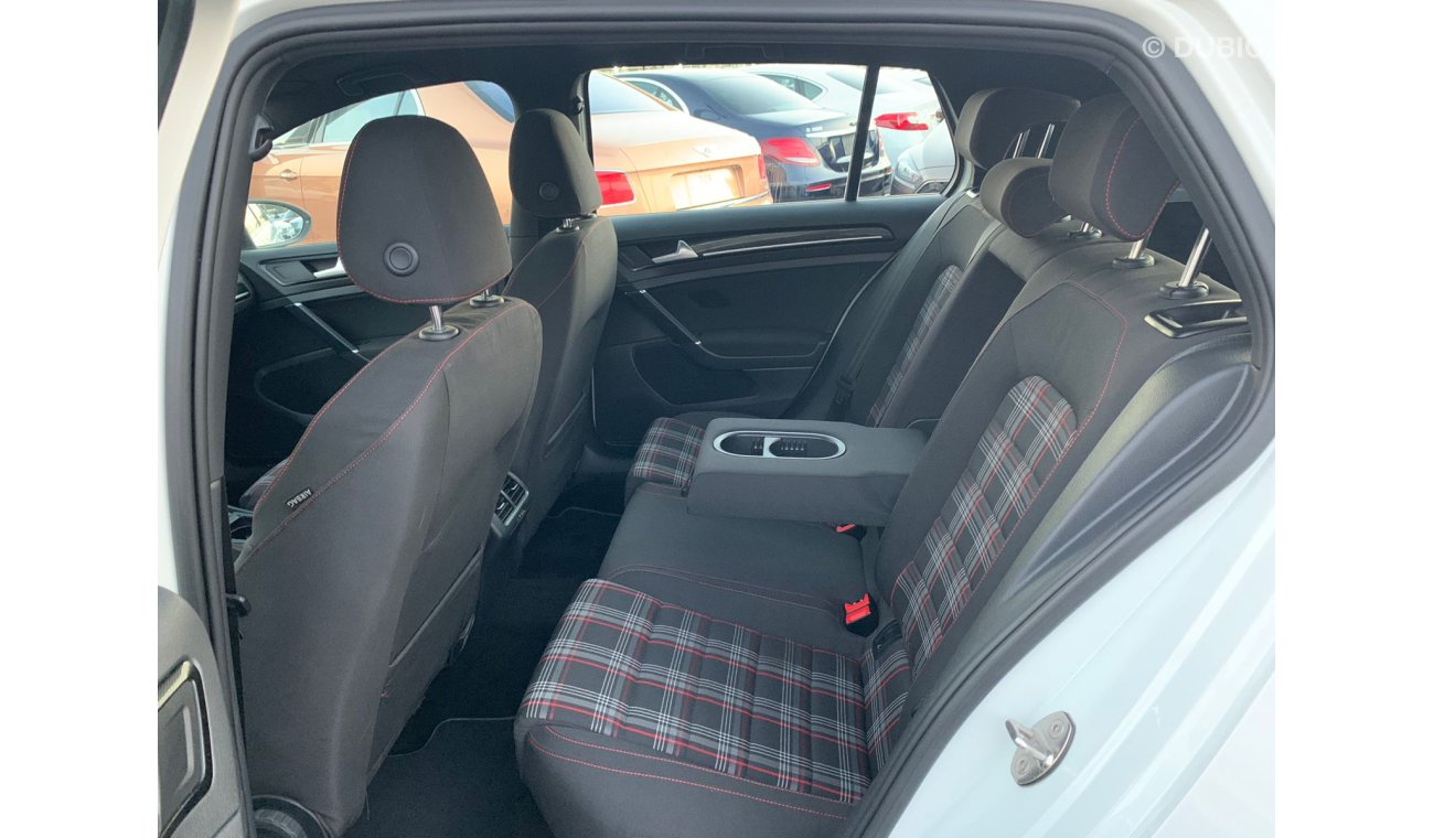 فولكس واجن جولف Volkswagen Golf GTI_Gcc_2015_Excellent_Condition _Full option