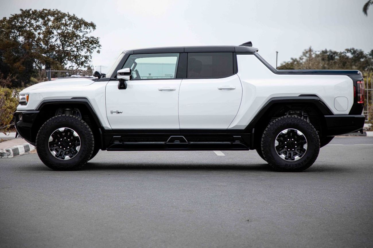 GMC Hummer EV Pick Up Edition1 - White inside Black & White | Export Only