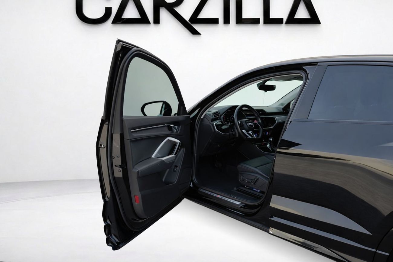 أودي Q3 40 TFSI S Line 2.0L 4WD