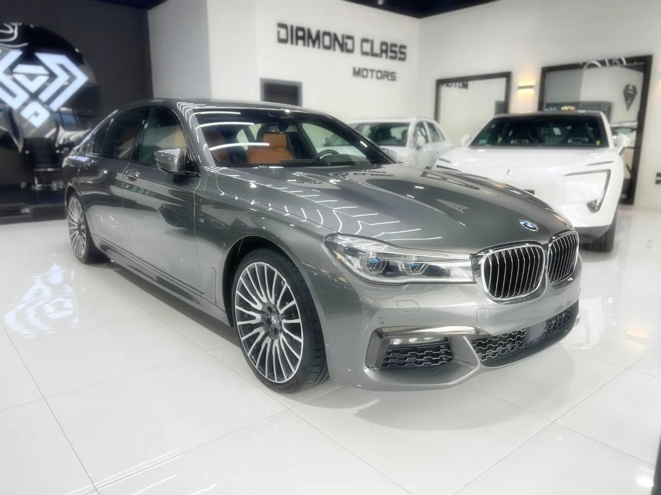 بي أم دبليو 750Li xDrive M Sport Executive 4.4L