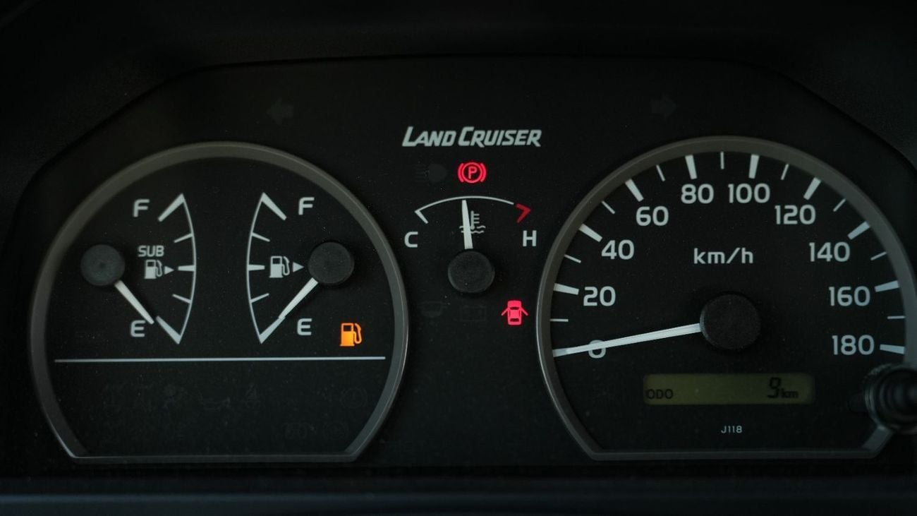 Toyota Land Cruiser 70 Land Cruiser Hard Top V6 4.2L 2025 MY EXPORT