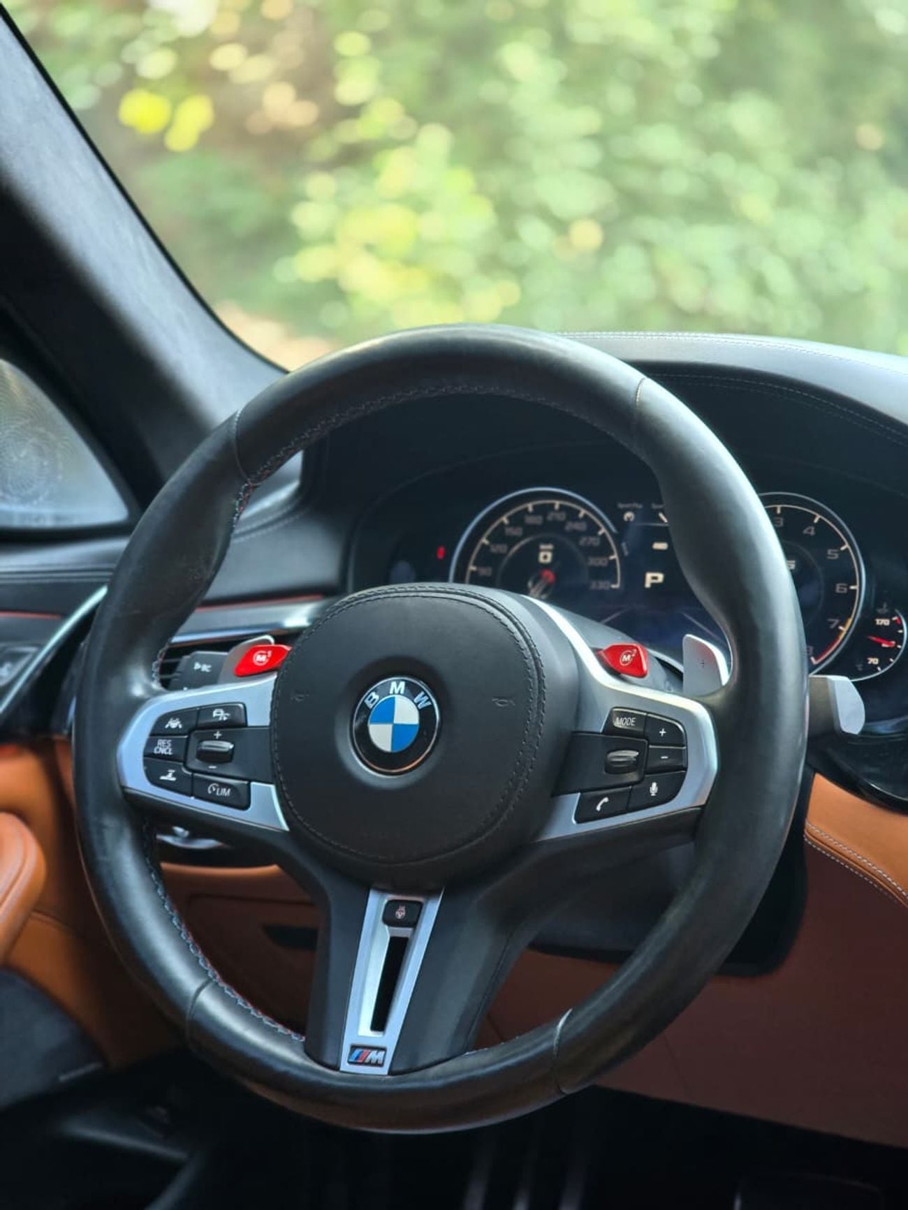 BMW M5 Std 4.4L BMW M5 2018 GCC // ORGINAL PAINT // PERFECT CONDITION // ACCIDENT FREE