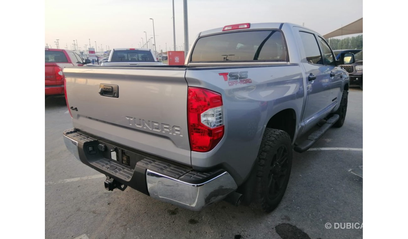 Toyota Tundra Toyota tundra crewmax TSS 2018 تويوتا تندرا 4 باب سيلفر