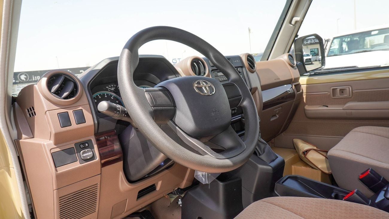 Toyota Land Cruiser Pick Up TOYOTA LC 79 DOUBLE CABIN PETROL 4.0 A/T - 2025