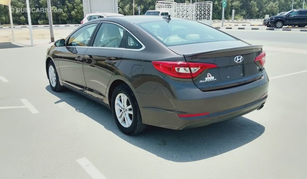 Hyundai Sonata SE - Very Clean Car