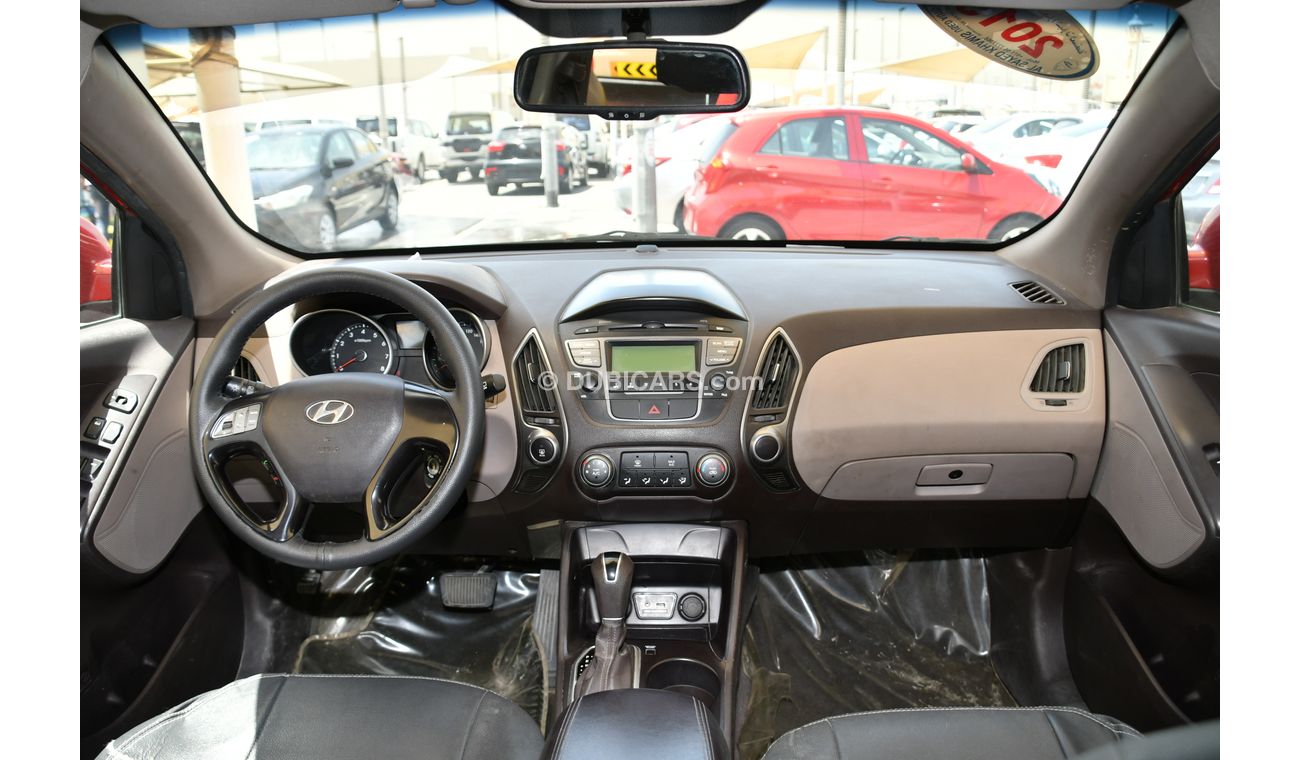 Hyundai Tucson 2015 RED GCC NO PAINT NO ACCIDENT PERFECT