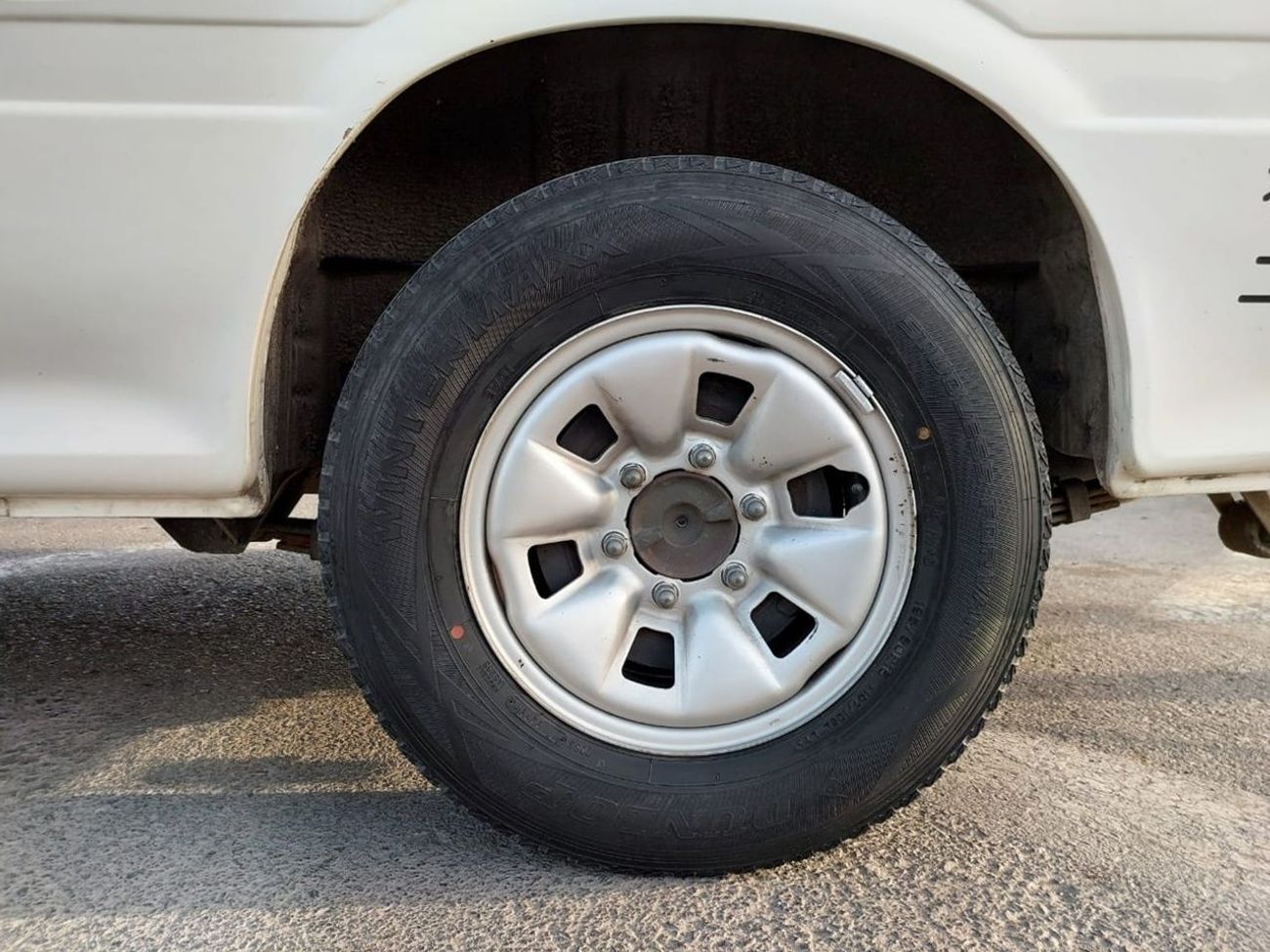 Toyota Hiace TOYOTA HIACE COMMUTER VAN RHD 2001 MODEL 3.0 L DIESEL AUTOMATIC(PM01315)